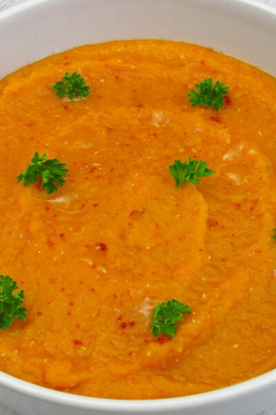 Vasban gazdag zöldségek és gyümölcsök